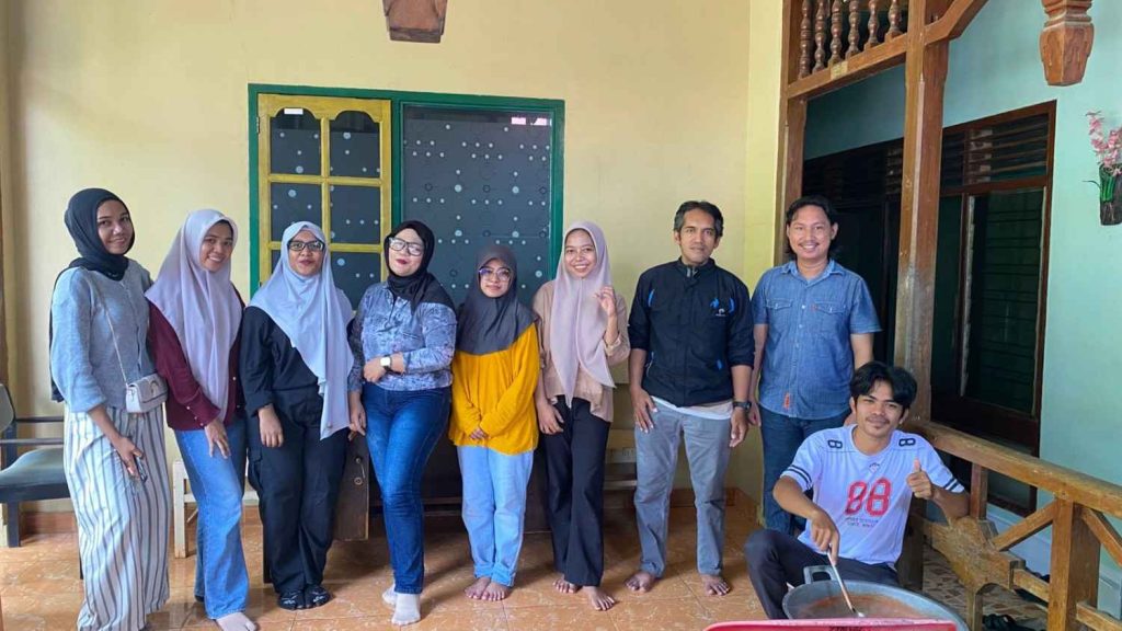 Program Studi Agribisnis Universitas Muslim Buton Gelar Pelatihan Hilirisasi Tomat Menjadi Saus dan Selai untuk Mahasiswa