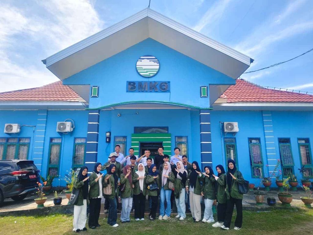 Mahasiswa Fakultas Pertanian dan Peternakan Universitas Muslim Buton Perdalam Pemahaman Agroklimatologi Melalui Praktikum di BMKG Betoambari Baubau